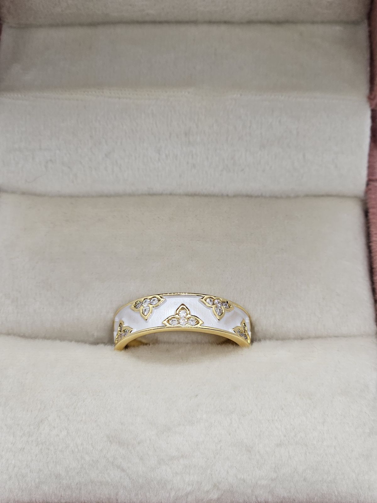 Flora Pure Bloom Band