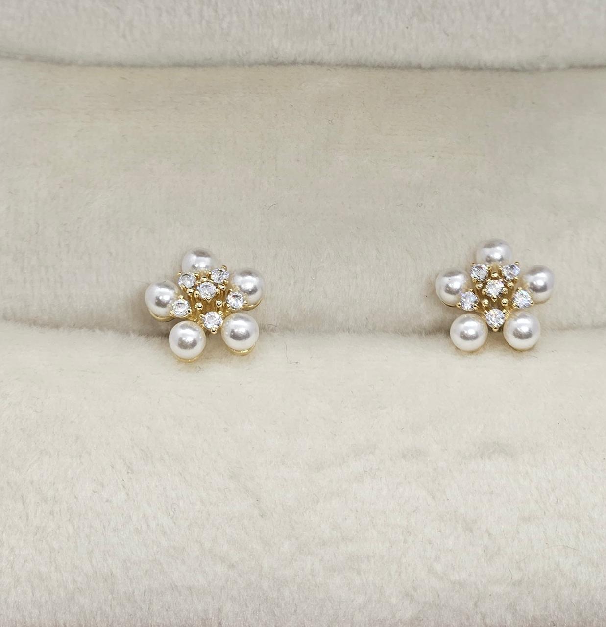 Petal Pearl Bloom Earrings